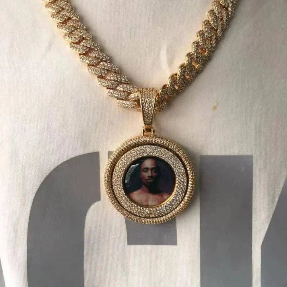 3D Full-Diamond Rotating Round Photo Pendant