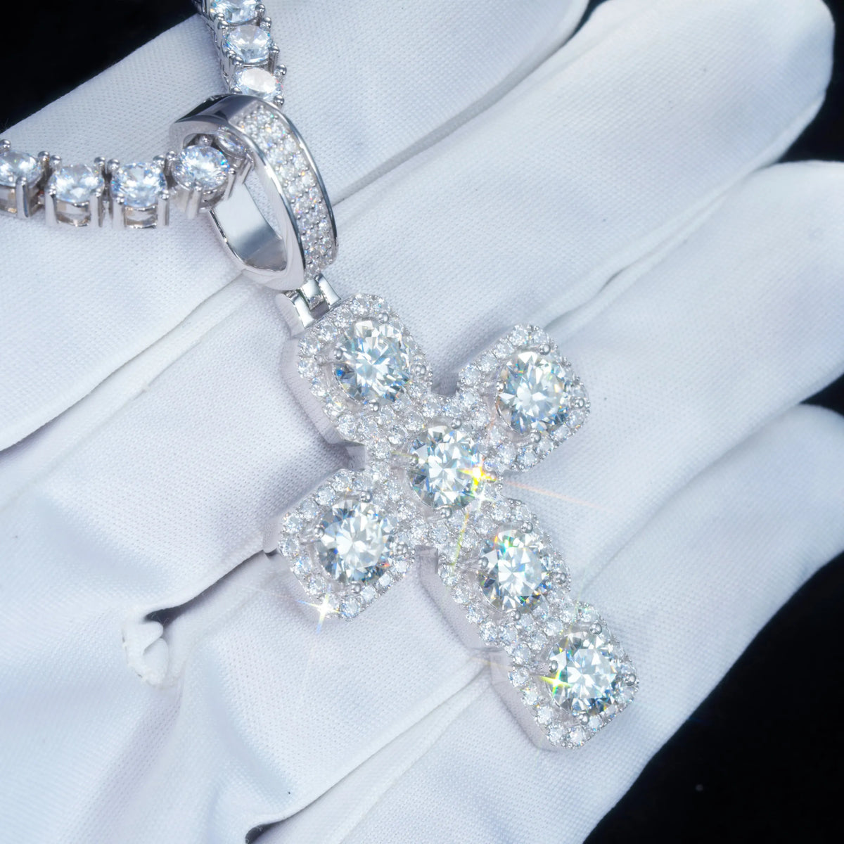 8.0 Carat VVS Moissanite Gemstone Cross Necklace In White Gold