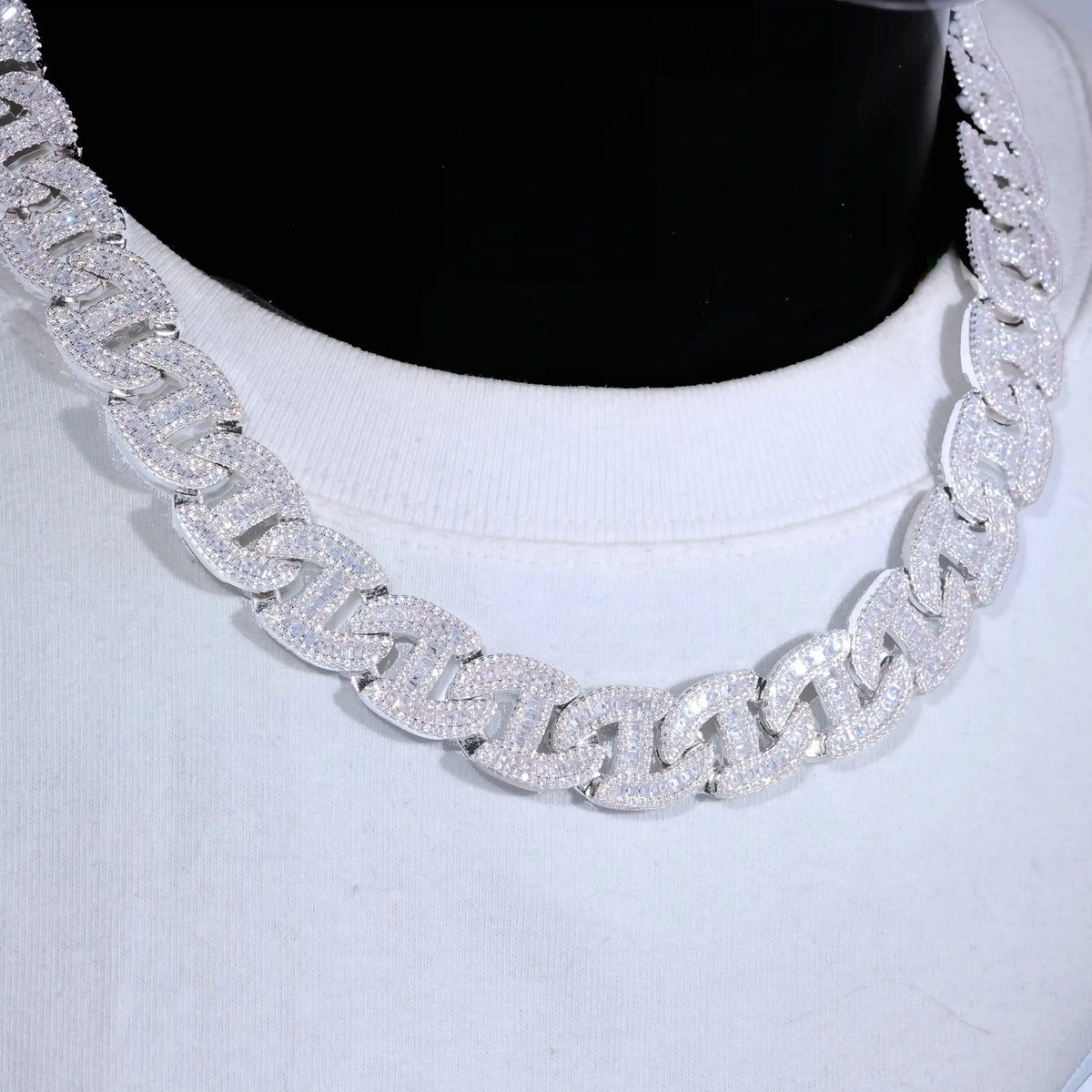Baguette Chain Link Necklace in White Gold - 15mm