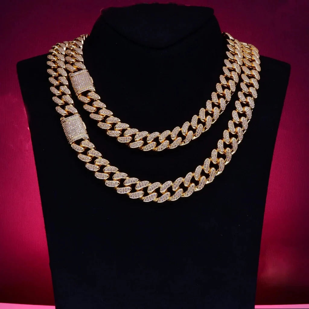 Buckle Iced Cuban Link Chain in Yellow Gold - 14mm