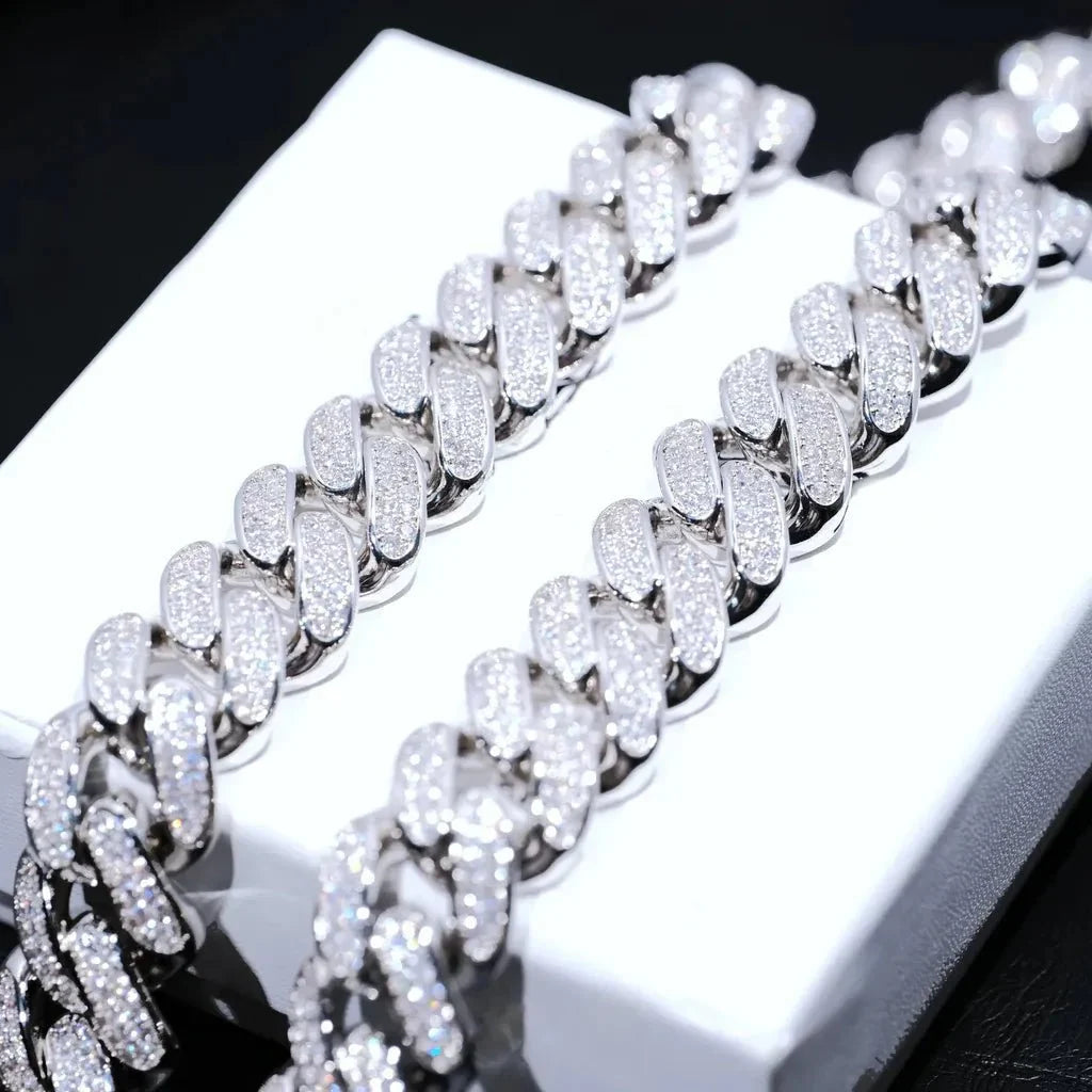 Iced Cuban Link Choker in White Gold - 19mm