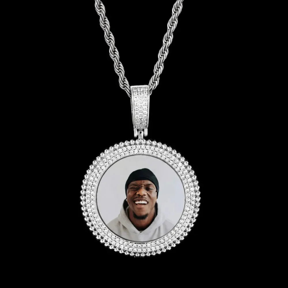 Memory Custom Photo Frame Round Pendant in Yellow Gold - 36mm