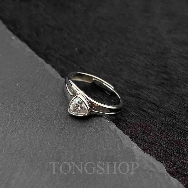 S925 Moissanite Triangular Geometric Ring