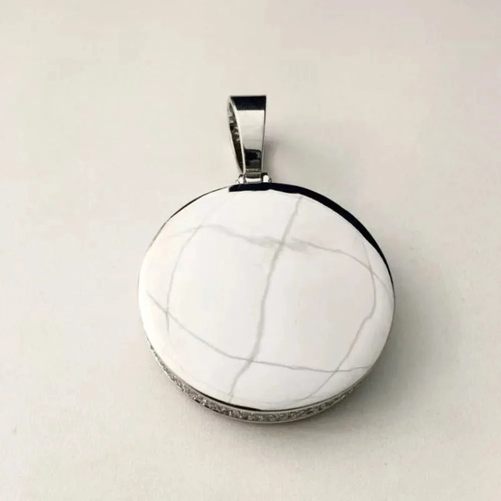3D Full-Diamond Rotating Round Photo Pendant