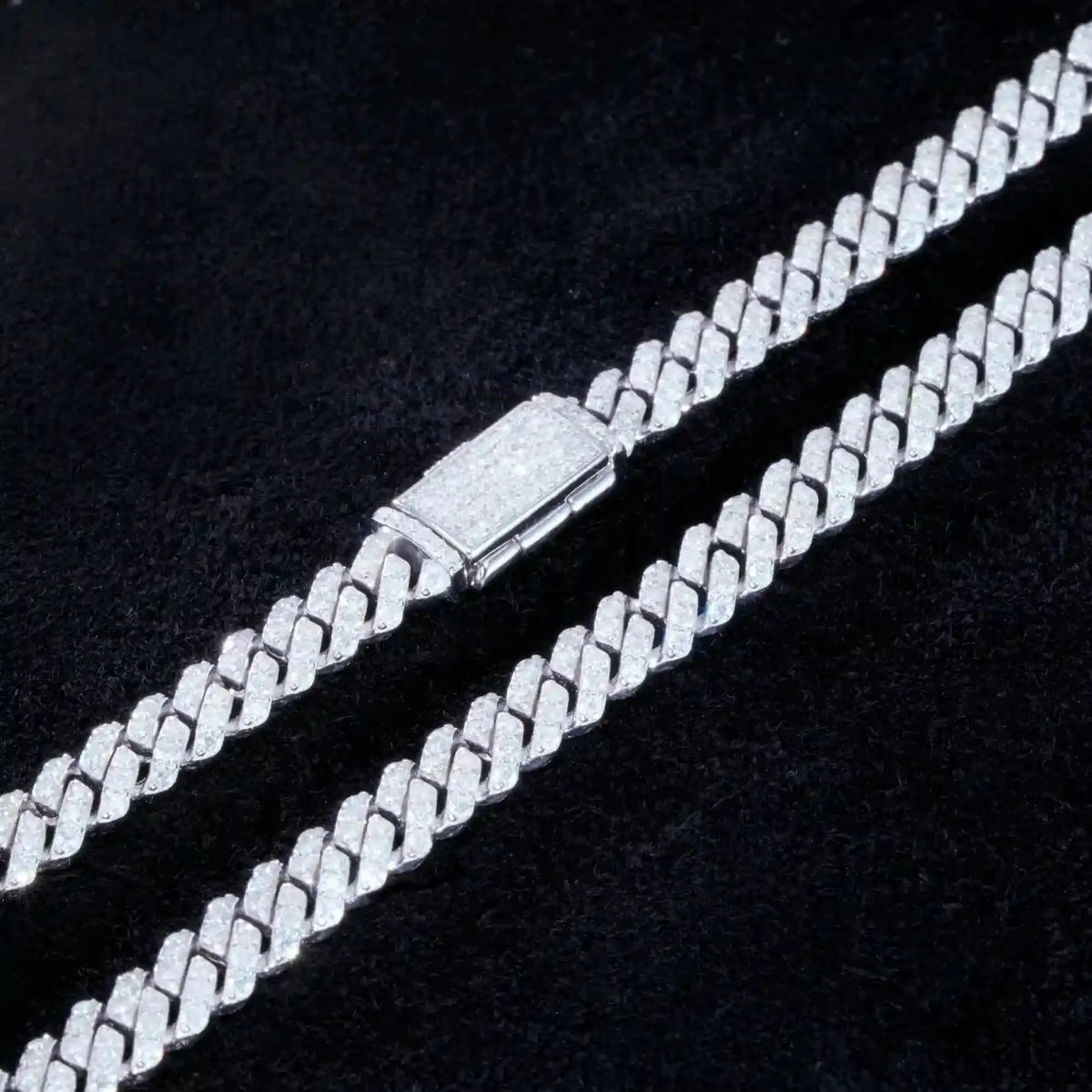 925S & VVS Moissanite 6.5MM Prong Cuban Link Chain