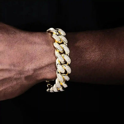 Iced Cuban Link Bracelet in Yellow Gold - 19mm