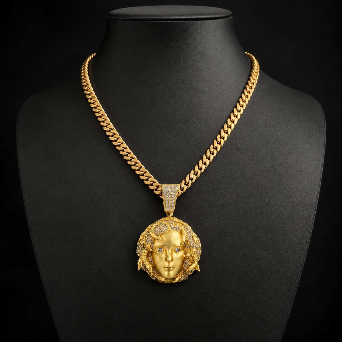 Iced Queen Medallion Pendant – 10mm Gold Cuban Chain