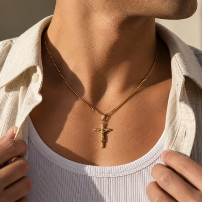 AURXYA Crucifix – Gold