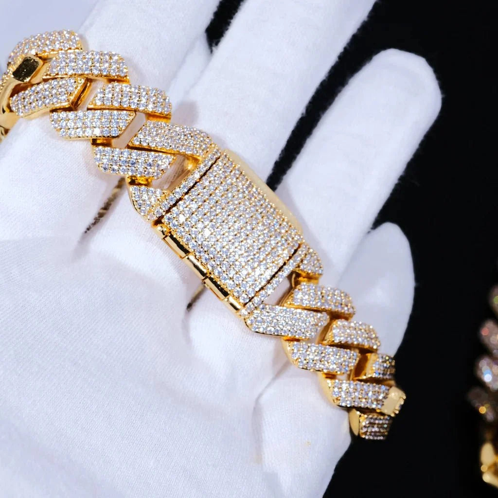 Diamond Prong Cuban Bracelet in 18k Gold - 19mm