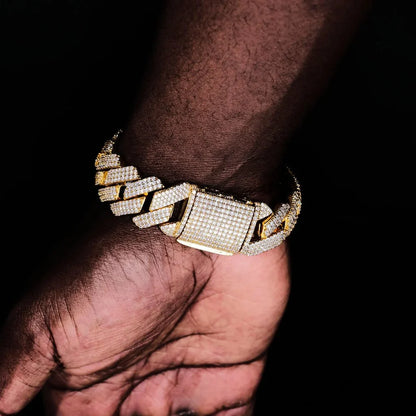 Diamond Prong Cuban Bracelet in 18k Gold - 19mm