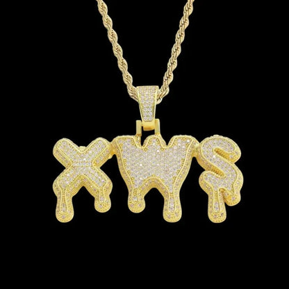 Teardrop-Shaped Custom Letter Pendant in Yellow Gold