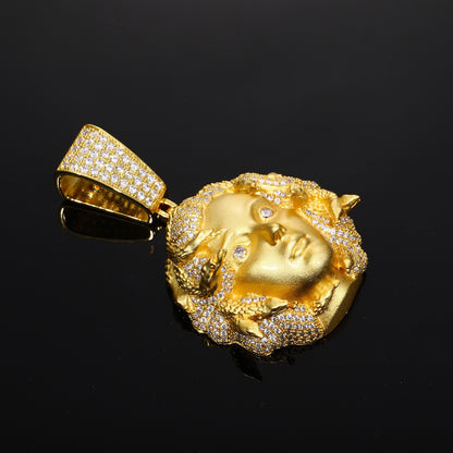 Iced Queen Medallion Pendant – 10mm Gold Cuban Chain