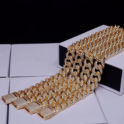 Buckle Iced Cuban Link Chain in Yellow Gold - 14mm