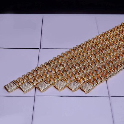 Buckle Iced Cuban Link Chain in Yellow Gold - 14mm