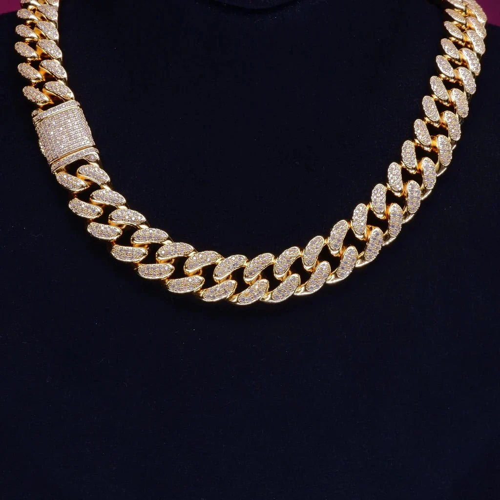 Buckle Iced Cuban Link Chain in Yellow Gold - 14mm