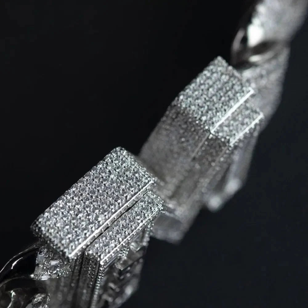 Custom Single-Letter Iced-Out Miami Cuban Chain – 30mm