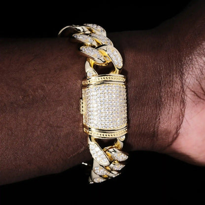 Iced Cuban Link Bracelet in Yellow Gold - 19mm