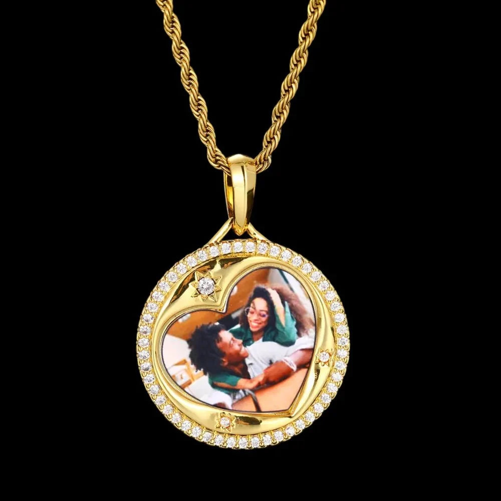 Diamond Heart-Shaped Love Frame Round Pendant in Yellow Gold - 38mm