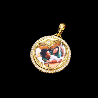 Diamond Heart-Shaped Love Frame Round Pendant in Yellow Gold - 38mm