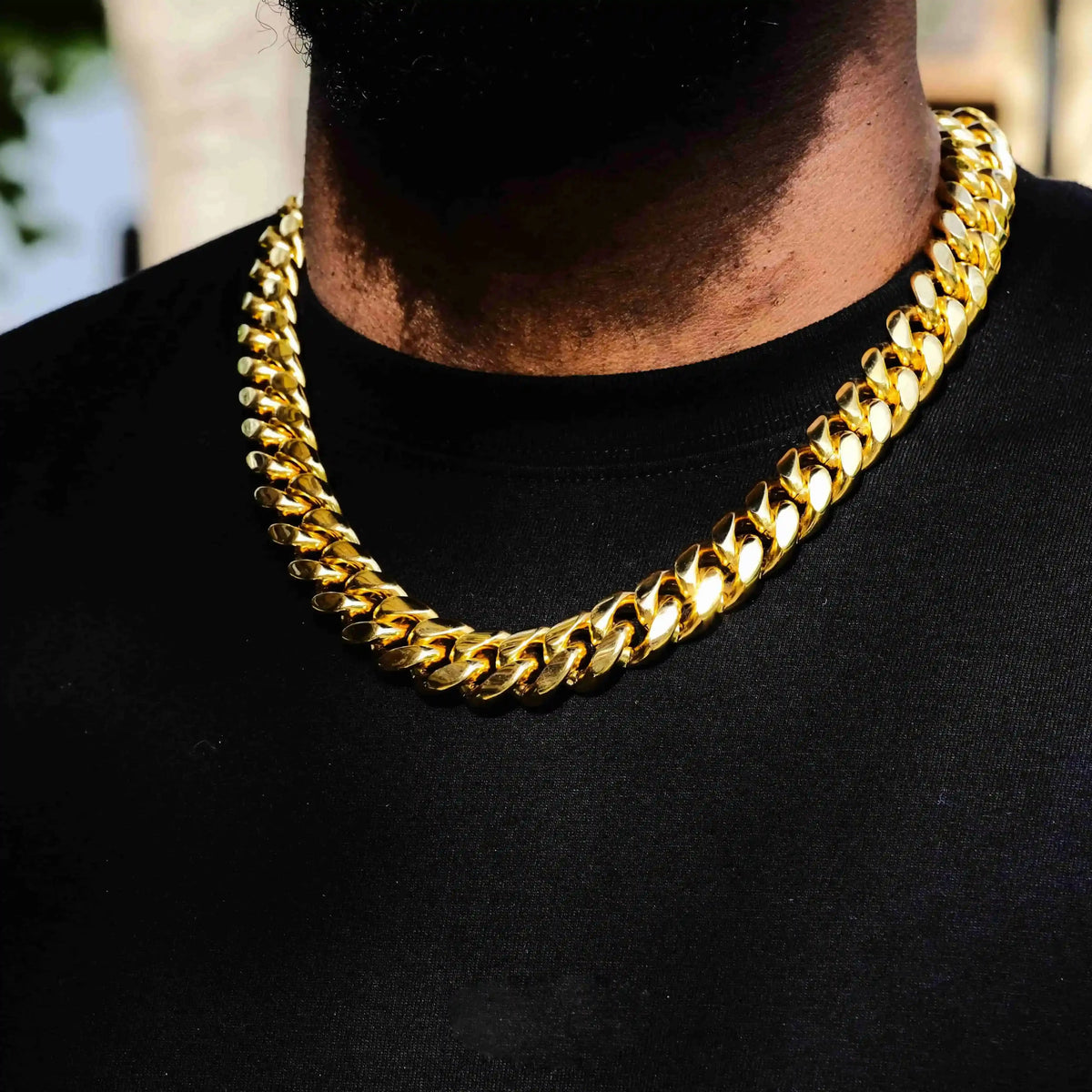 Miami Cuban Link Choker in Yellow Gold - 18mm