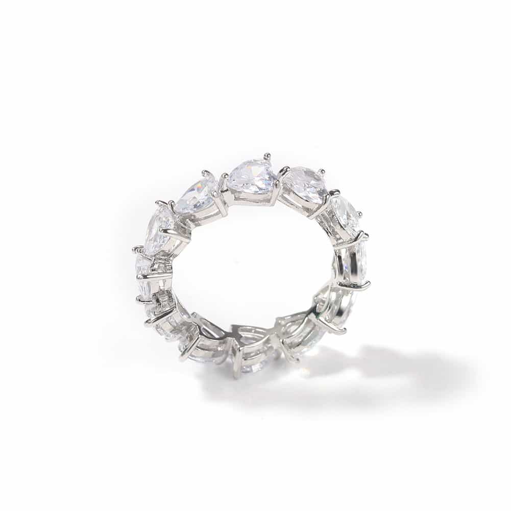 Single-Row Heart Diamond Ring in 18K Gold Plating